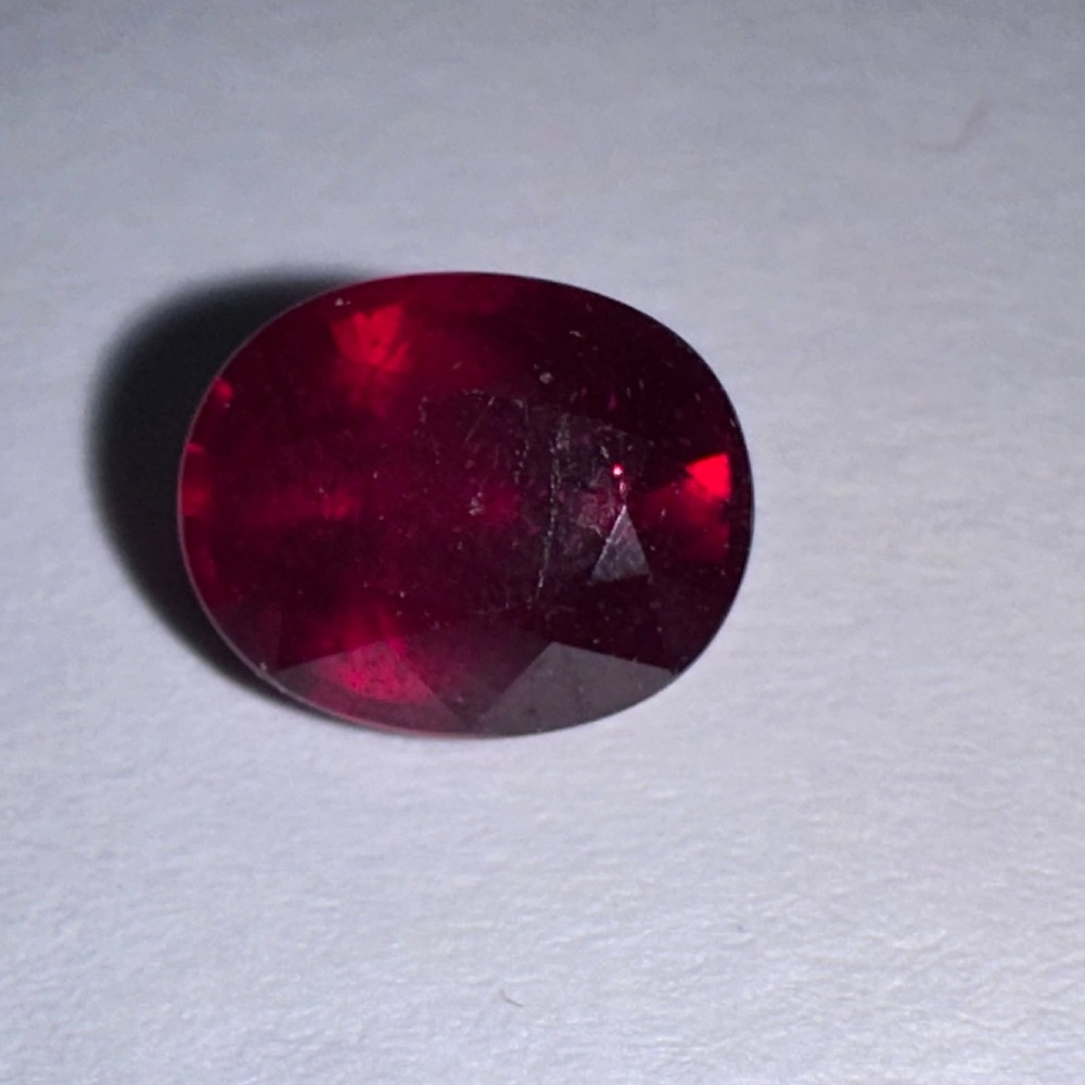 Elegant Red Beryl Ruby approx 2.50 ct ish - Picture 8 of 16